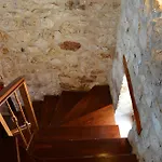 Villa George Stone